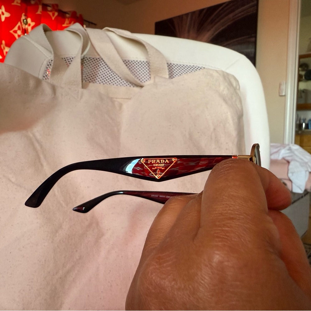 Prada polarized gold Aviator Sunglasses - Picture 8 of 8
